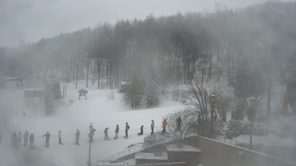Blue Mtn Blizzard- people waiting for rope drop pic.jpg